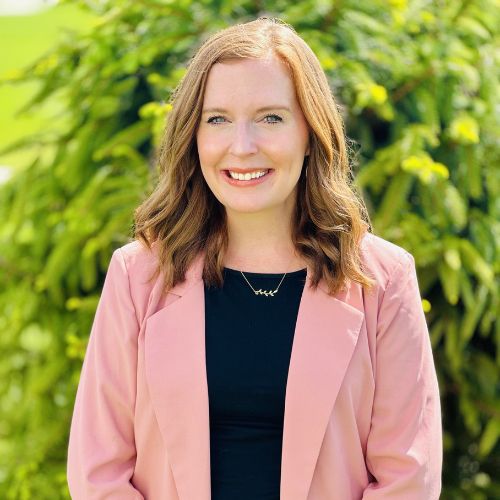 Dr. Sara Schmitz